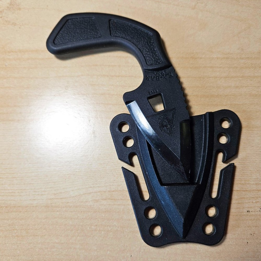 Ka-Bar Shark Bite neck knife